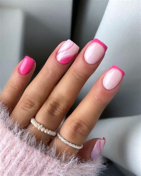 13 diseños de uñas para las amantes del color rosa.